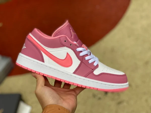 aj1 blanc rose fraise bas Air Jordan 1 AJ1 blanc rose Saint Valentin rose blanc fraise ours fleur de cerisier rose chaussures de basket-ball 553560-616