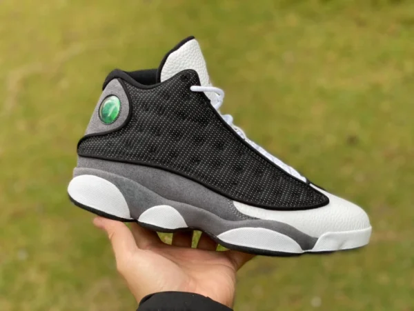 aj13 noir et blanc montant Air Jordan 13 "Black Flint" noir silex réfléchissant 3M DJ5982-060