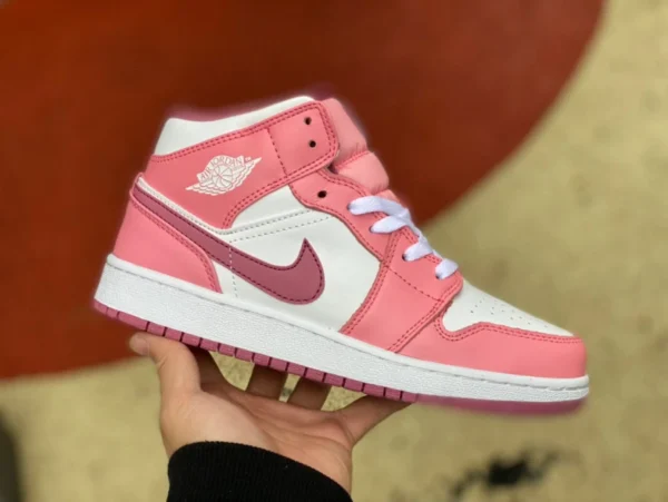 aj1mid rose et blanc Air Jordan 1 Mid GS AJ1 chaussures de basket-ball décontractées mi-hautes roses et blanches pour femmes DQ8423-616