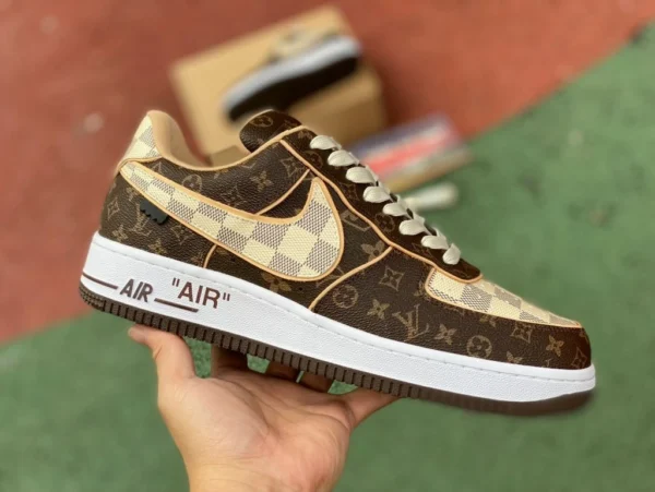 Air force joint LV marron xp pur original Louis Vuitton x Nike Air Force 1 Low baskets basses à lacets noir et blanc L joint