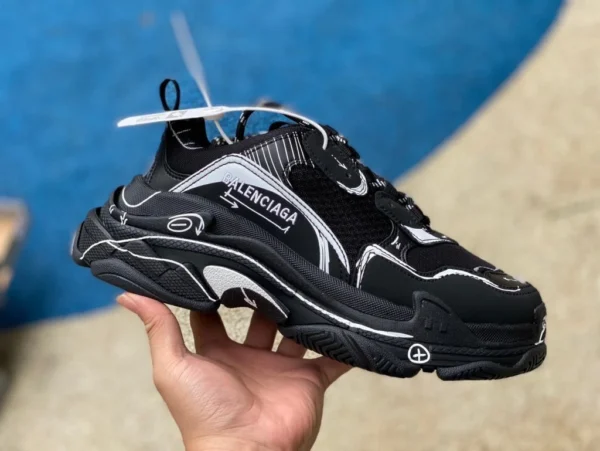 chaussures de papa basses antidérapantes à lacets Balenciaga Triple S peintes à la main en noir noir