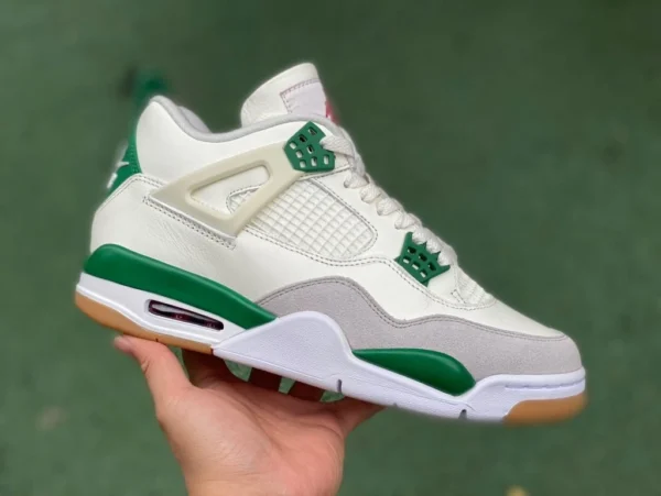 aj4sb joint pièces blanches et vertes pur original Nike SB x Air Jordan 4 AJ4 Pine Green blanc vert turquoise SB joint DR5