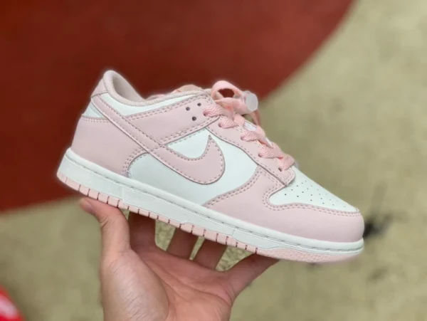 Dunk chaussures pour enfants rose fleur de cerisier Mengbao Nike Dunk Low baskets basses antidérapantes perles orange pour enfants du milieu rose fleur de cerisier CW1588-101