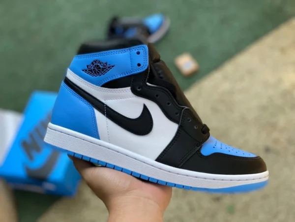 aj1 North Carolina Blue High Top Special Edition Air Jordan 1 "University Blue" produit par LJR Noir North Carolina Blue Obsidian DZ5485-400