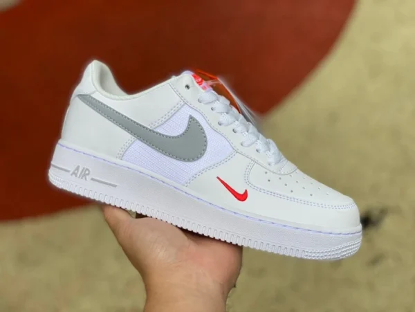 AF1 blanc gris crochet petit crochet rouge bas Nike Air Force 1 Low AF1 baskets basses décontractées fd9772-100