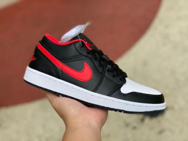 aj1 petit noir rouge bas Air Jordan 1 Low AJ1 petites chaussures de basket-ball basses à bout rouge noir 553558-063