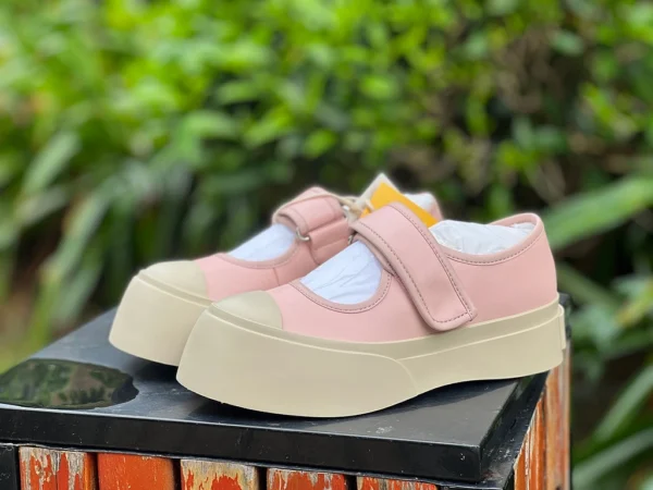 MARNI Velcro rose Logo en peau de vache MARNI Mary Jane Les baskets mode Velcro pour femme