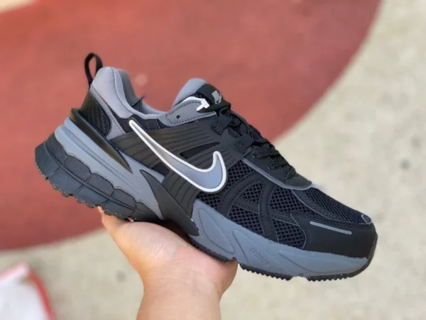 nike v2k noir gris Nike Runtekk v2RUNF D0736-102