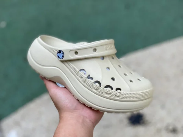 Sandales beiges Crocs logo Crocs Crocs Bava Platform Clog sandales de sport antidérapantes et résistantes à l'usure 208186-001