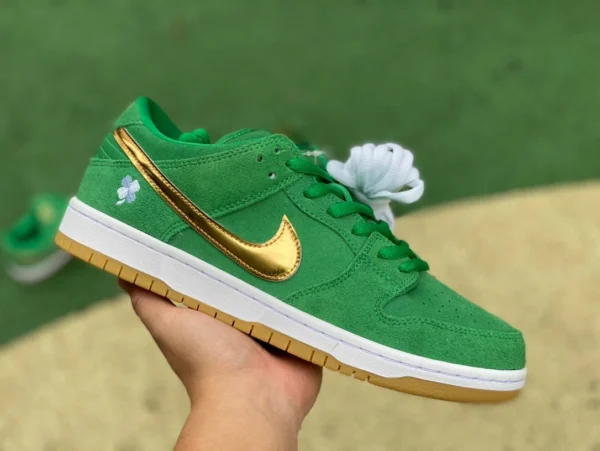 Dunk vert or crochet s2 pur original Nike chaussures pour hommes et femmes Dunk Low trèfle à quatre feuilles vert or crochet baskets basses BQ6817303