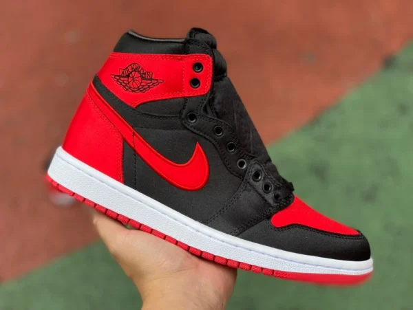 aj1 soie noire et rouge Air Jordan 1 AJ1 chaussures de basket-ball rétro montantes en soie noire et rouge FD4810-061