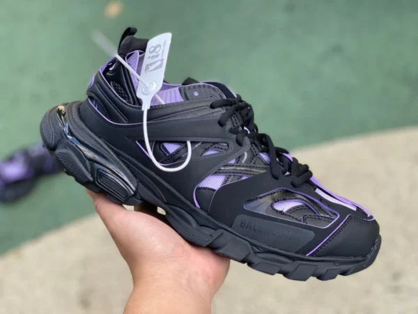 Balenciaga 3.0 chaussures papa Balenciaga Triple S noires et violettes Balenciaga