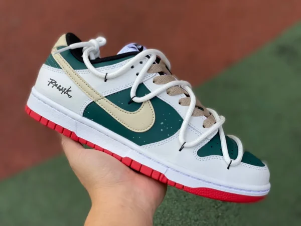 Dunk strap baskets basses Nike Dunk Low blanches et vertes FD9762-061