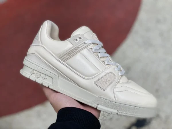 LV beige gris LoUIS VUTTON Trainer en cuir de veau bout rond à lacets panneau bas