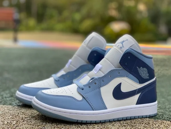 aj1Mid bleu finlandais pur original Air Jordan 1 mi mi-haut voile blanc/bleu finlandais/gris chaussures de sport BQ6472-140