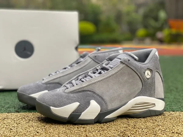 aj14 gris daim Air Jordan 14 "Flint Grey" chaussures de basket gris FJ3460-012