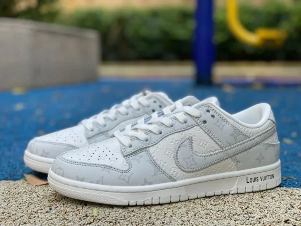 Dunk blanc gris LV imprimé Nike Dunk x Louis Vuitton FC1688-183