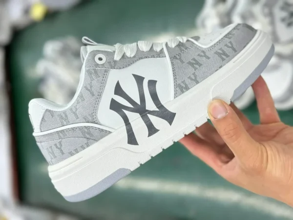 MLB NY chaussures de papa imprimées qualité originale MLB exclusive code anti-contrefaçon grattable mise à niveau de qualité chaussures de papa de célébrités Internet imprimées,