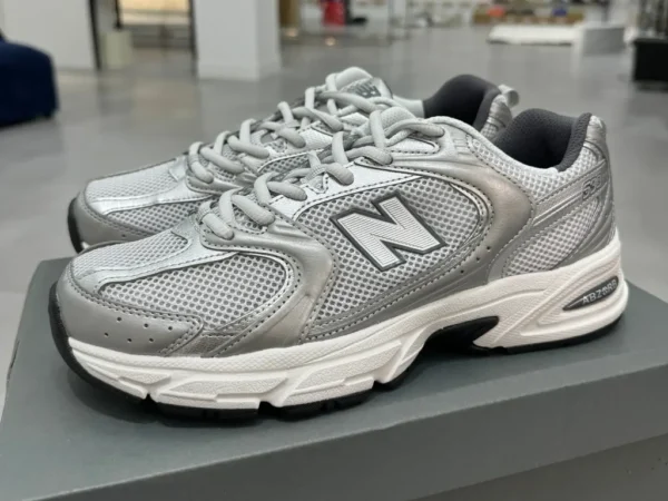 NB530 argent blanc MR530LG