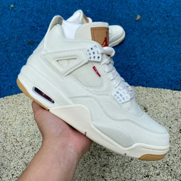 aj4 blanc Levis GX pur original Levis x Air Jordan 4 AJ4 Levis joint denim blanc denim AO2571-100