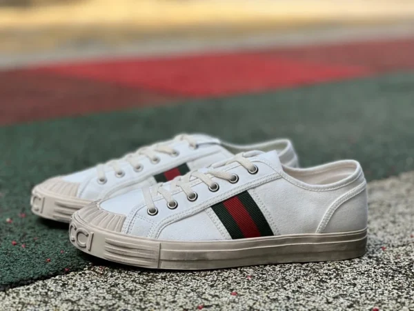 Chaussures en toile Gucci blanches Baskets basses à lacets en coton GUCC Gucci à bout rond