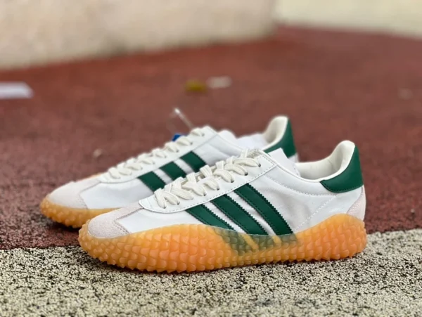 Chaussures de course Adidas en caoutchouc blanc et vert Chaussures classiques adidas Clover Country x Kamanda pour hommes G26797